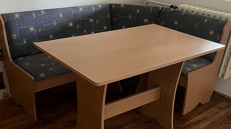 Re-use centrum: nabídka nábytku.